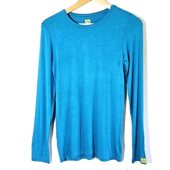 NWT WonderWink Layer Scrubs Long Sleeves Round Neck Women's Two T-shirts Size XS - Picture 2 of 9